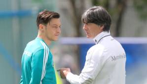 Mesut Özil und Joachim Löw