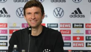 Thomas Müller stellt sich auf der DFB-PK den Fragen der Journalisten.