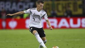 MATTHIAS GINTER (bis 40.): War mit dem hohen Pressing der Nordiren heillos überfordert. Zeigte immer wieder Defizite in der Spieleröffnung. Wurde vor der Pause erlöst – wenn auch unfreiwillig durch eine Verletzung. Note: 5.