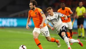 Danny Blind: Viel am Ball, aber mit kaum entscheidenden Aktionen und schwacher Zweikampfquote. Sah die einzige Gelbe Karte der Partie. Note: 4.