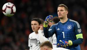 DEUTSCHLAND - Manuel Neuer: Glanzparade gegen den freien Babel, wenig später nochmal auf dem Posten. Keine Chance bei de Ligts Kopfball, sah beim 2:2 den Ball sehr spät. Konnte gegen das niederländische Pressing viele Bälle nur wegschlagen. Note: 2,5.