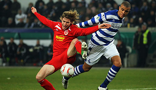 Wegen diesem Foul an Jules Reimerink muss Duisburg im Finale ohne Bruno Soares (r.) auskommen