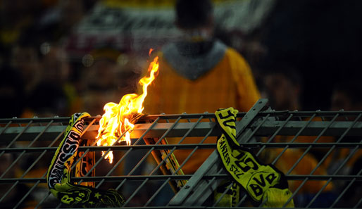 Zwei Polizisten wurden bei den Ausschreitungen beim DFB-Pokalspiel in Dortmund verletzt