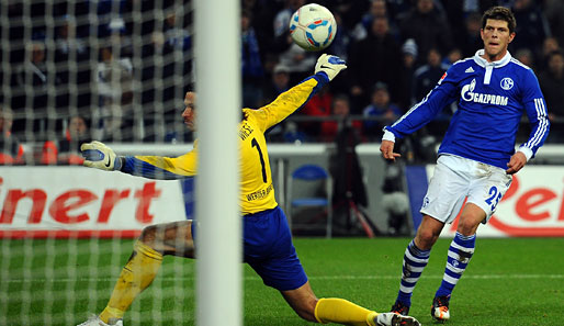 Auch im Pokal vertrauen die Schalker auf Klaas-Jan Huntelaars Treffsicherheit