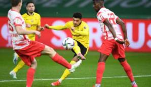 Jadon Sancho schießt die Dortmunder in Führung.