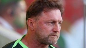 Für Ralph Hasenhüttl geht es heute mit dem VfL Wolfsburg in Koblenz um den Einzug in die 2. Pokalrunde.