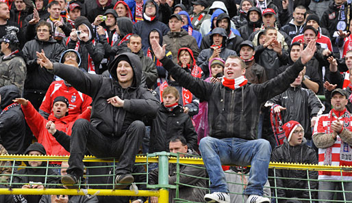 Die Fans von Rot-Weiß Erfurt haben über 17.000 Unterschriften für ein neues Stadion gesammelt