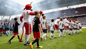 Die Zuschauer im Leipziger Zentralstadion können sich auf Zweiliga-Fußball freuen