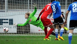 Alexander Schwolow kam bisher zu einem Einsatz in der Bundesliga