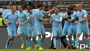 Die Spieler des Chemnitzer FC feiern die Tabellenführung