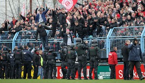 Besonders im ostdeutschen Fußball kommt es regelmäßig zu Risikospielen