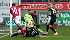 Kaiserslautern hat gegen Halle gewonnen.