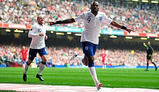 Darren Bent (r.) traf für England zum 2:0 beim EM-Quali-Spiel in Wales