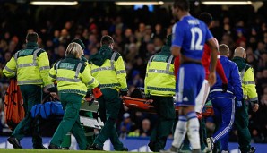 Kurt Zouma wird verletzt vom Platz getragen