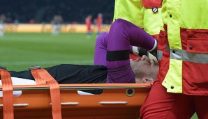 Jack Butland wurde gegen Deustchland verletzt vom Platz getragen