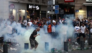 Nach den Ausschreitungen von Marseille schwebt ein englischer Fan weiter in Lebensgefahr