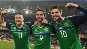 Um Will Grigg (M.) ist während der EM ein riesiger Hype entstanden