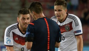 Kevin Volland (l.) in Diskussionen mit dem Schiedsrichter