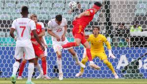 Kieffer Moore sicherte mit seinem Kopfballtor zum 1:1 den Punkt für Wales gegen die Schweiz.