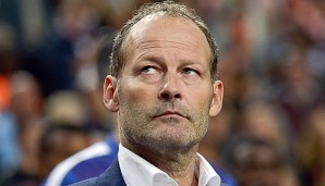 Danny Blind steht mit den Niederlanden mit dem Rücken zur Wand