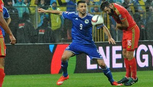 Vedad Ibisevic (l.) will mit Bosnien zur EM nach Frankreich