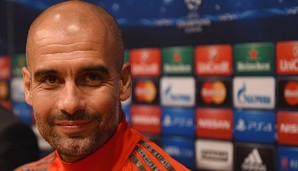 Pep Guardiola hat auch in stressigen Tag einen Blick für den Frauen-Fußball bei Bayern