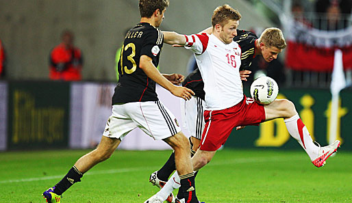 Jakub Blaszczykowski (M.) trifft in Wiesbaden mit Polen auf Weissrussland