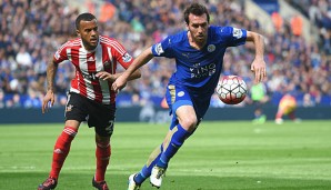 Christian Fuchs führt mit Leicester City die Premiere-League-Tabelle an