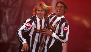 2001: Pavel Nedved von Lazio zu Juventus - Ablöse: 41 Millionen Euro. Als absoluter Superstar ging er dann zu Juve. Es folgten vier Meisterschaften, von denen zwei aberkannt wurden, der Zwangsabstieg und sofortige Wiederaufstieg