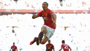 2016: Zlatan Ibrahimovic von PSG zu Manchester United. Ablösefrei ging's von der Stadt der Liebe ins Theater der Träume. Mit United holt er gleich mal Ligapokal und Europa League