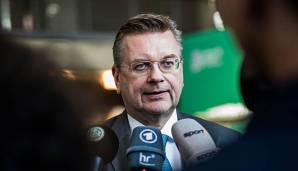 Reinhard Grindel fordert nach dem Nazi-Eklat von Prag ein europaweites Umdenken beim Verkauf von Eintrittskarten.