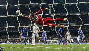 Magischer Abend im Bernabeu: Timon Wellenreuther startete im Tor des FC Schalke 04 von null auf hundert und fand sich urprlötzlich in der Champions League gegen Real Madrid wieder.