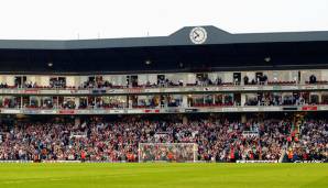 HIGHBURY PARK (London): Ein kleiner, aber feiner Rasen zeichnete das Highbury in London aus. Mehrfach verdiente sich der ansässige Steve Braddock den Titel als bester Platzwart der Premier League. 2006 aber verließ der FC Arsenal das Stadion ...