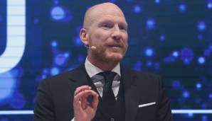 Matthias Sammer sieht die Transfergebaren der internationalen Fußball-Topklubs wie Paris St. Germain mit gemischten Gefühlen.