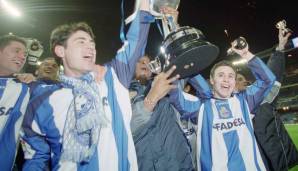 Deportivo La Coruna bejubelt den Copa-del-Rey-Sieg 2002. Es war der dritte wichtige Titel des Klubs nach einem weiteren Pokalsieg 1995 und dem Meistertitel 2000.