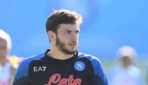 KHVICHA KVARATSKHELIA: Der Georgier von Napoli erregt großes Interesse. Wie sein Berater Christian Emile bei Fabrizio Romano bestätigte, müssen interessierte Vereine wie der FC Liverpool oder der FC Chelsea aber rund 100 Millionen Euro an Napoli zahlen.