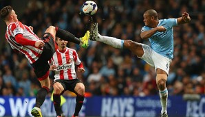 Vincent Kompany (r.) startet mit seinen Citizens gegen Newcastle United in die neue Saison