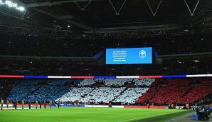 England zeigt sich nach den Terroranschlägen in Paris solidarisch mit Frankreich