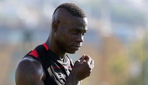 Mario Balotelli konnte den Angriff von Jamie Carragher nicht auf sich sitzen lassen