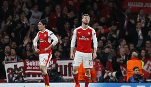 Shkodran Mustafi (re.) wird von Ex-Arsenal-Spieler Emmanuel Petit kritisiert