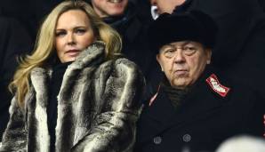 West Ham Uniteds Besitzer David Sullivan mit Lebensgefährtin Emma Benton-Hughes.