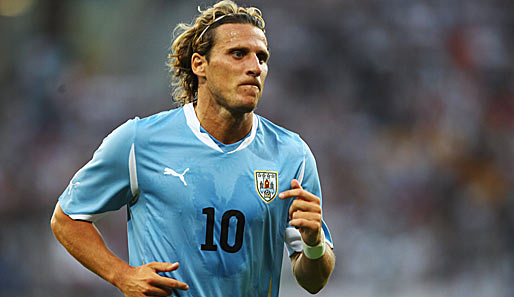 Stürmer Diego Forlan wechselt nach Italien zu Inter Mailand