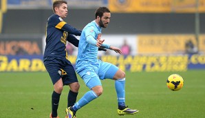 Jorginho (l.) und Higuain (r.) werden in Zukunft im selben Trikot auf dem Platz stehen