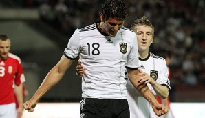 Marco Marin (r.) wird in Florenz Teamkollege von Mario Gomez