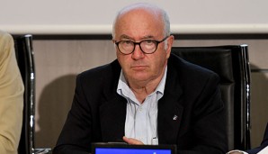 Carlo Tavecchio will die Anzahl der Serie-A-Klubs verringern