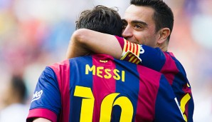 Kollege Xavi steht dem Weltfußballer bei