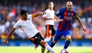 Andres Iniesta pflegt eine gute Beziehung zu seinem Coach Luis Enrique