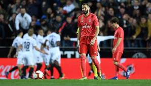 Bedröppelte Gesichter: Karim Benzema von Real madrid nach einem gegentor gegen den FC Valencia.