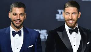 Rene Ramos (l.) berät seinen Bruder Sergio Ramos.