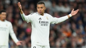 Kylian Mbappé stand sehr oft im Abseits im Clasisco.